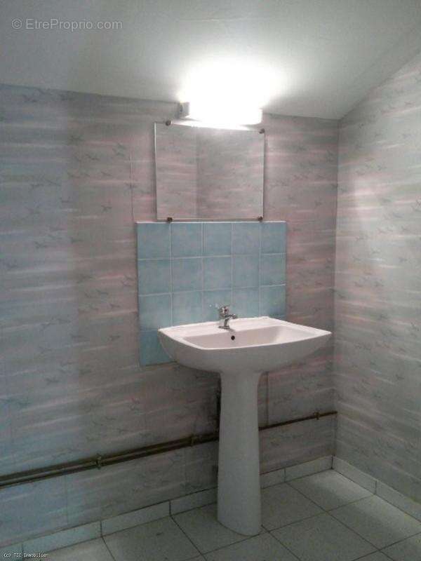 Maison de Campagne Avec Dépendances. Investissement Potentiel - photo 15