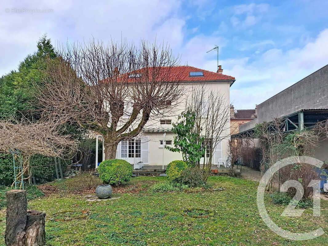 Maison à DAMMARIE-LES-LYS