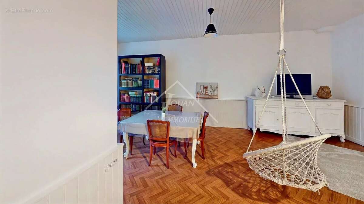 Maison à THENEUILLE