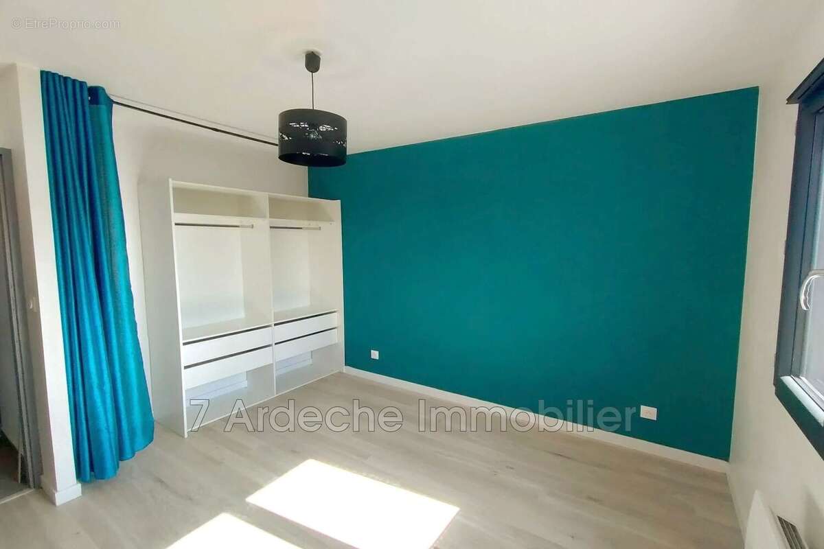 Maison 102 m² à Villeneuve-De-Berg  - photo 8