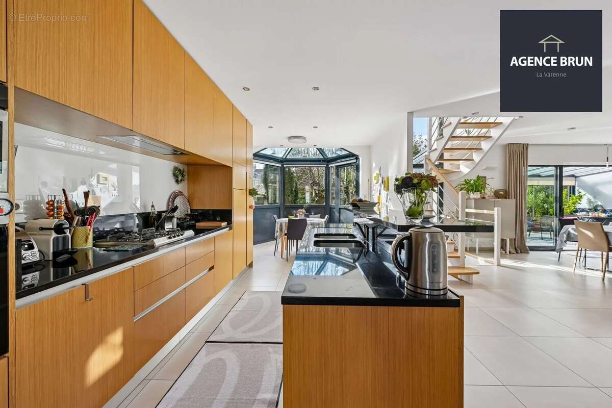 Maison à SAINT-MAUR-DES-FOSSES