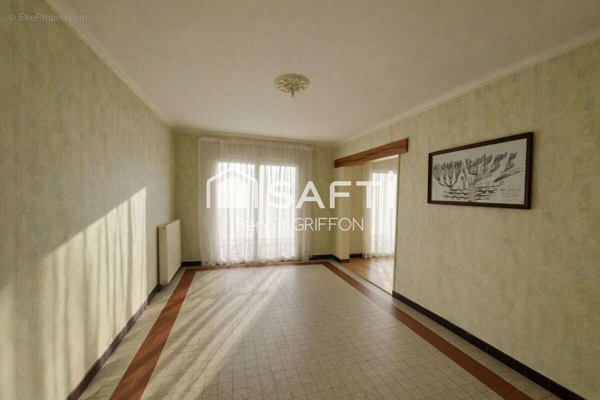 Photo 5 - Maison à LA ROMAGNE