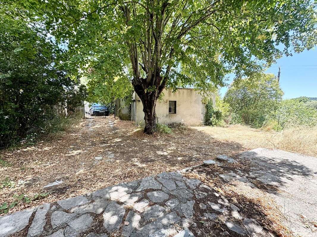 Maison à FLASSANS-SUR-ISSOLE