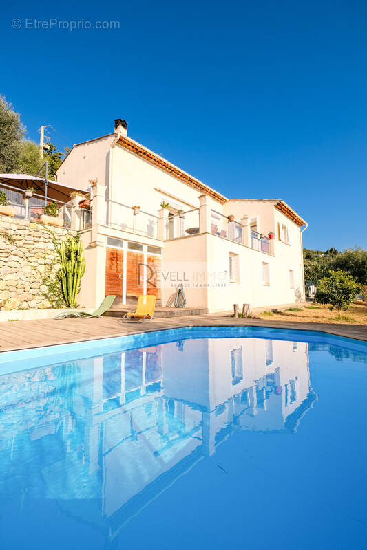 Maison à CARROS