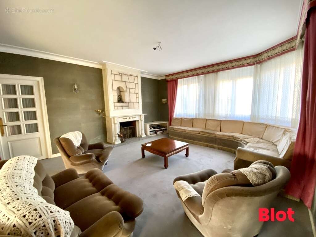 Maison à SAINT-MEEN-LE-GRAND