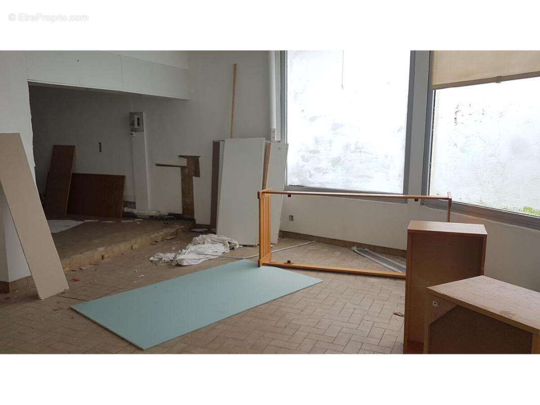 Commerce à LA ROCHE-POSAY