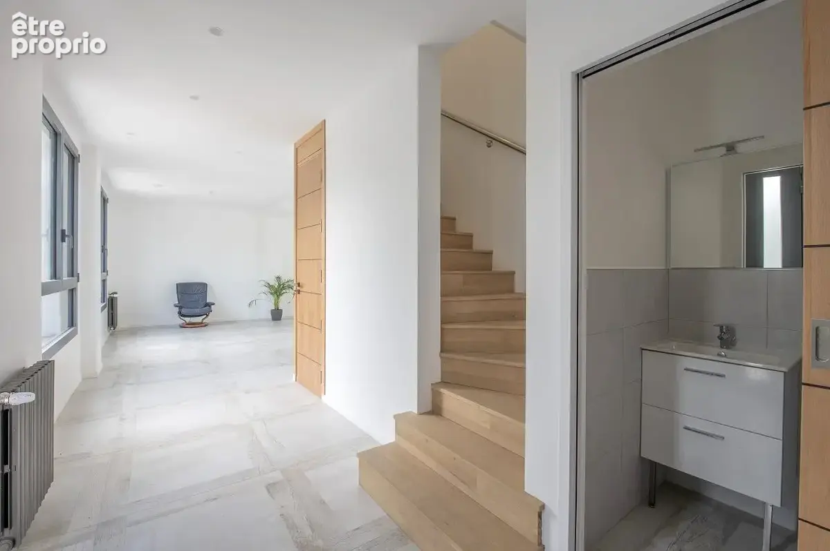 Maison 220 m² à Nanterre  - photo 5