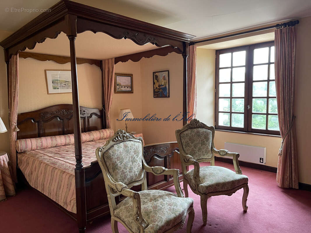 Maison à CHAMPNIERS-ET-REILHAC