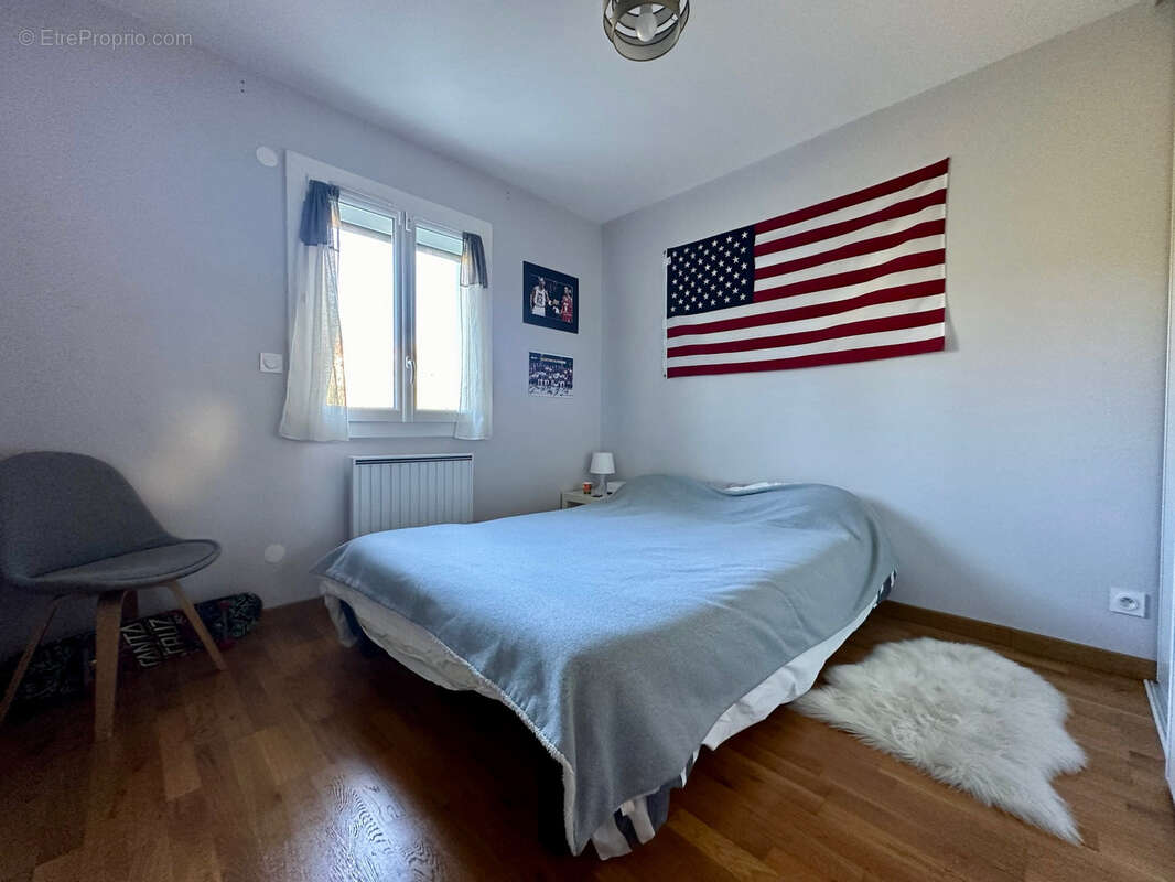 Maison à SAINT-CLEMENT-DE-RIVIERE