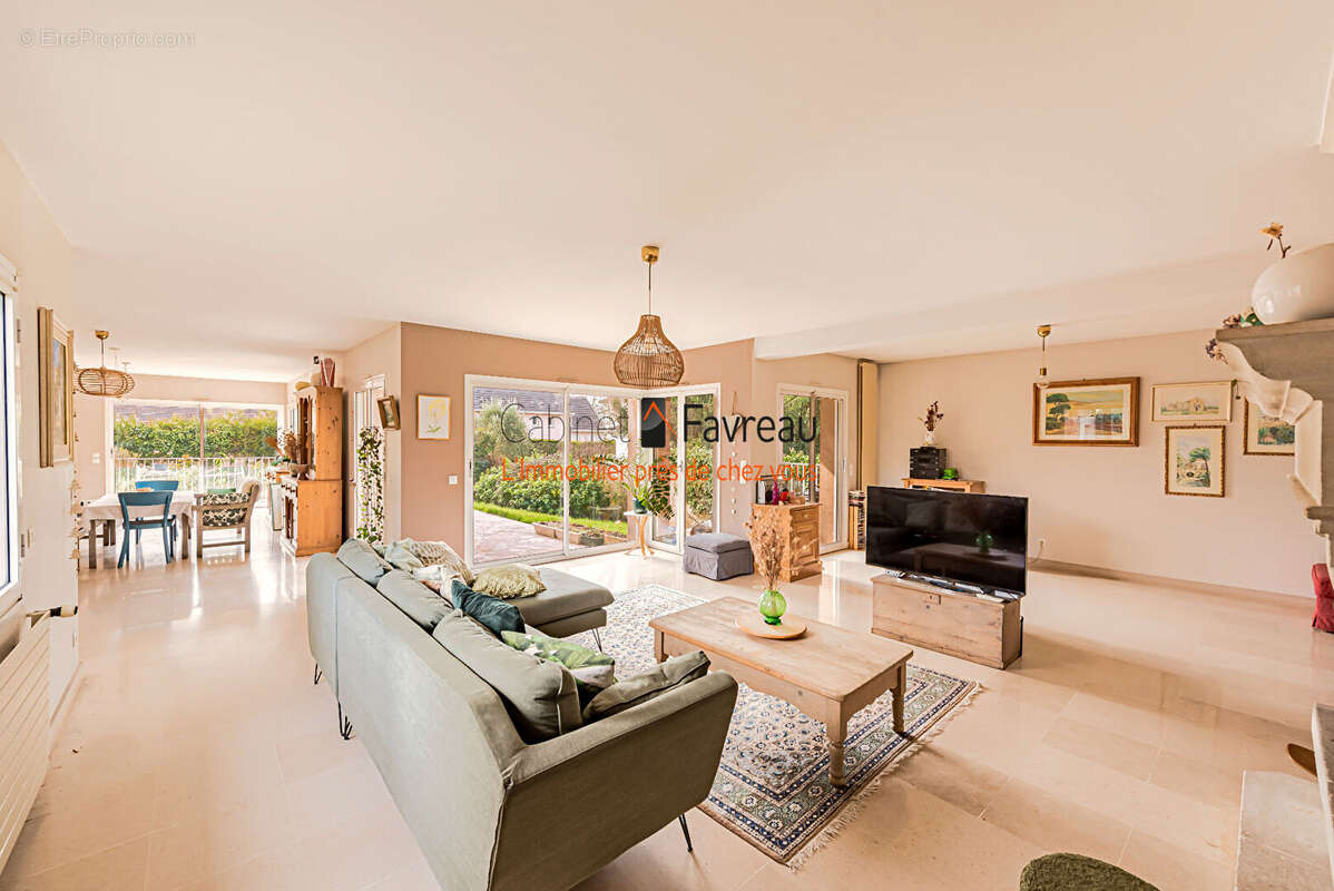 Maison à L&#039;HAY-LES-ROSES