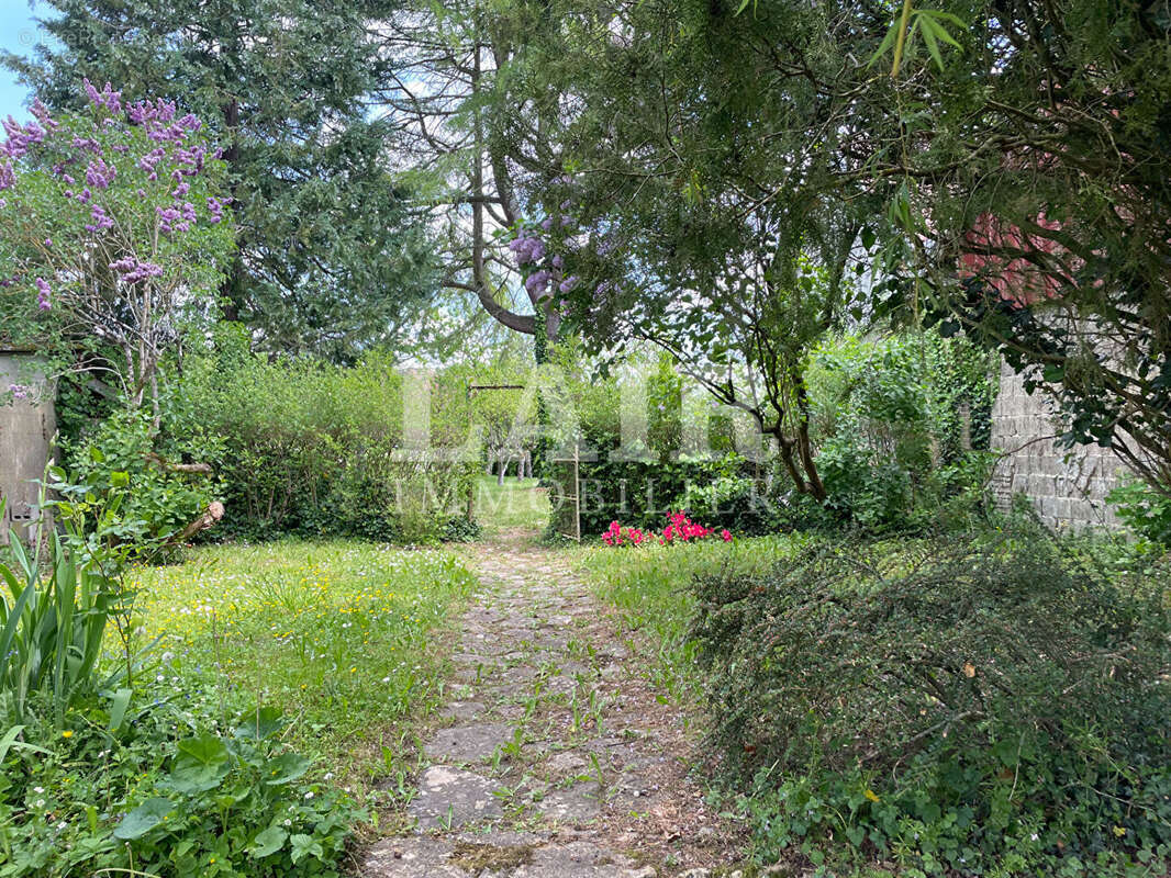 Maison à MAUVES-SUR-HUISNE