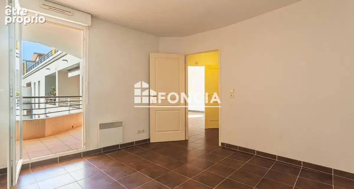  À VENDRE – T2 avec grande terrasse et parking privatif – Secteur Chateaubanne, La Seyne-sur-Mer - photo 7
