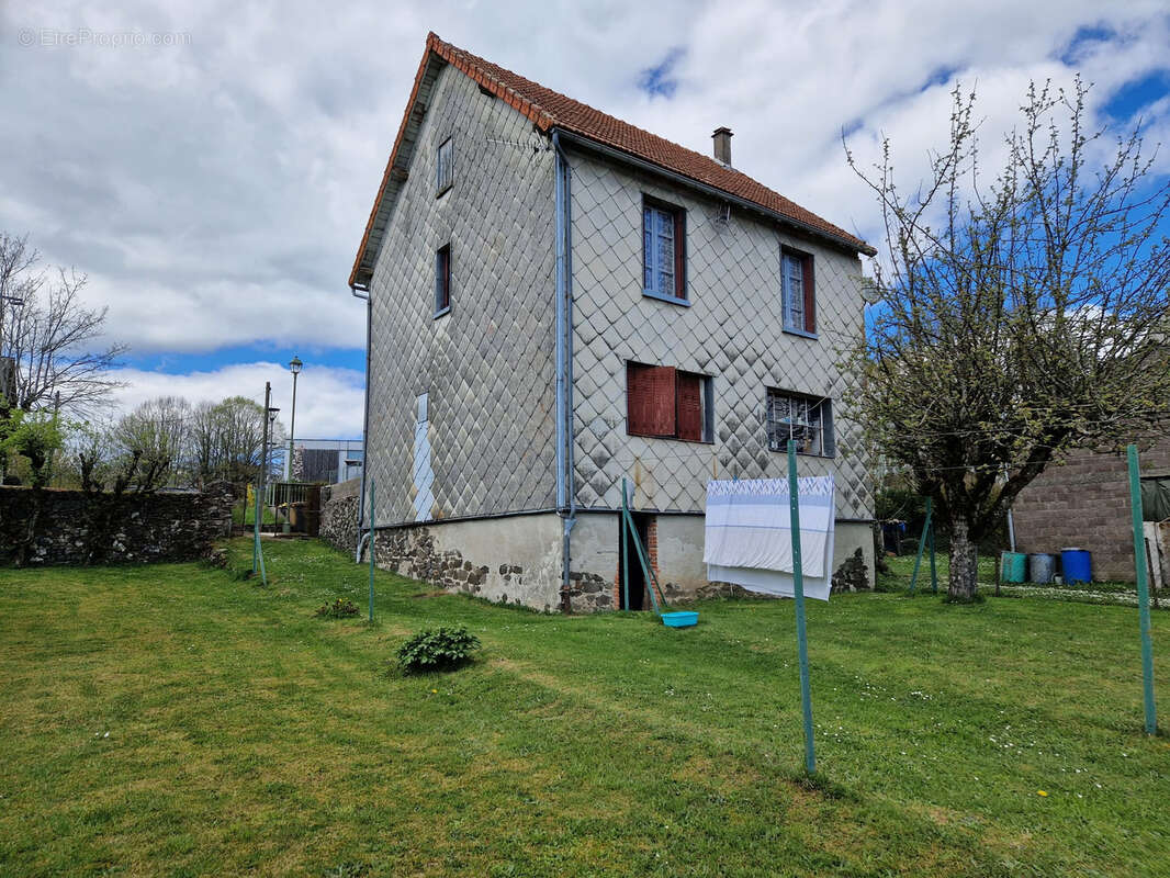 Maison à TAUVES