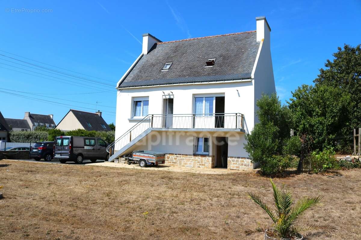 EXCLUSIVITE Maison à vendre 6 pièces PLOUHINEC (29) 4 chambres de 143 m2 sur un terrain de 1373 m2 - photo 3