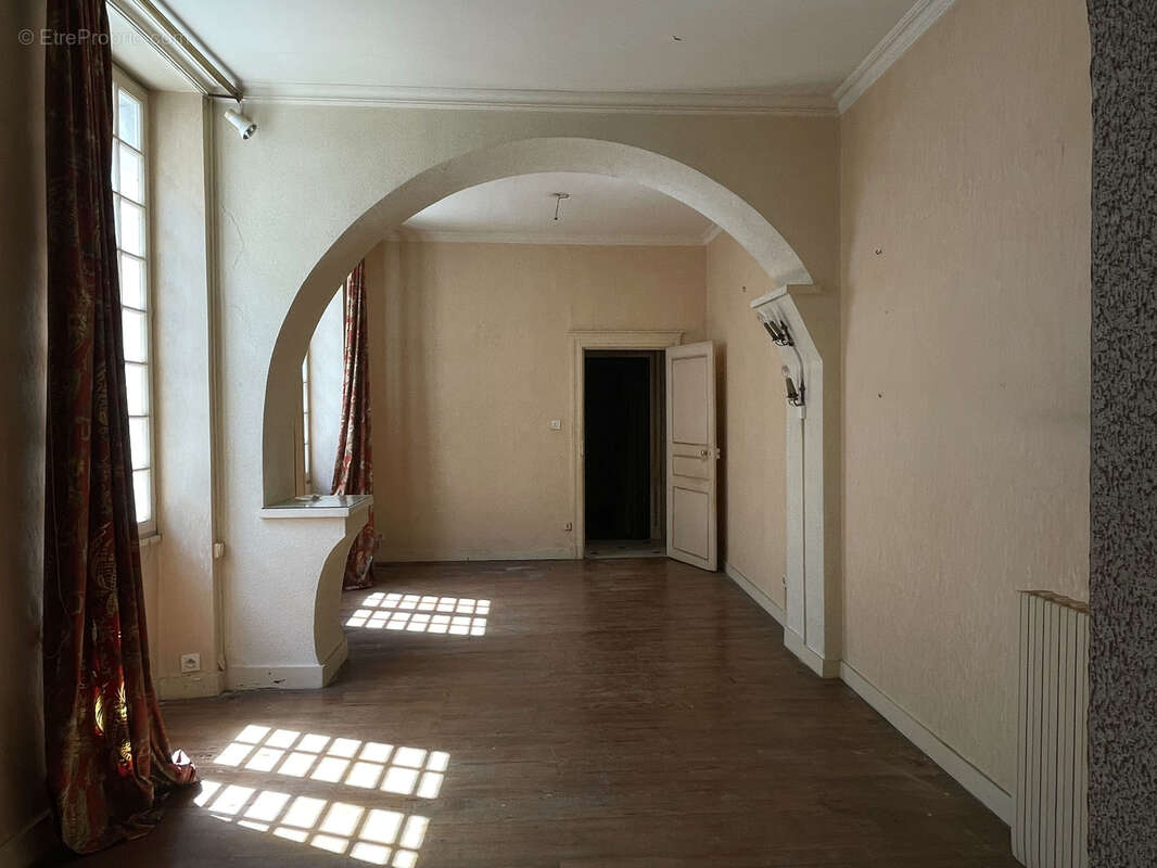 Maison à BARBEZIEUX-SAINT-HILAIRE