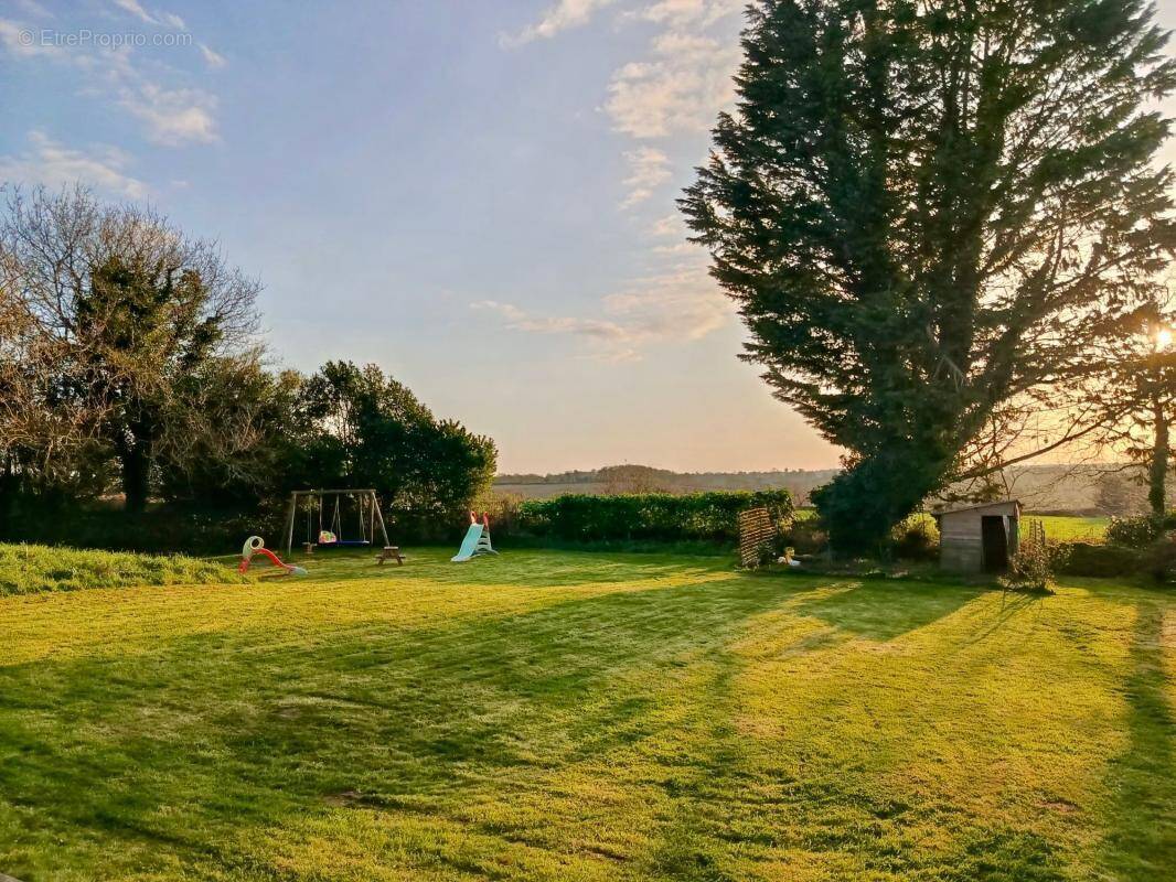 Maison à SAINT-THEGONNEC