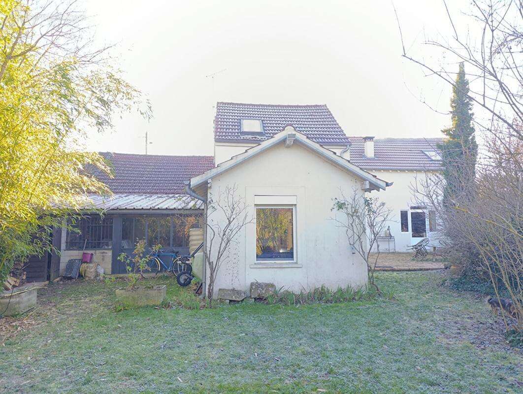Maison à DAMMARIE-LES-LYS