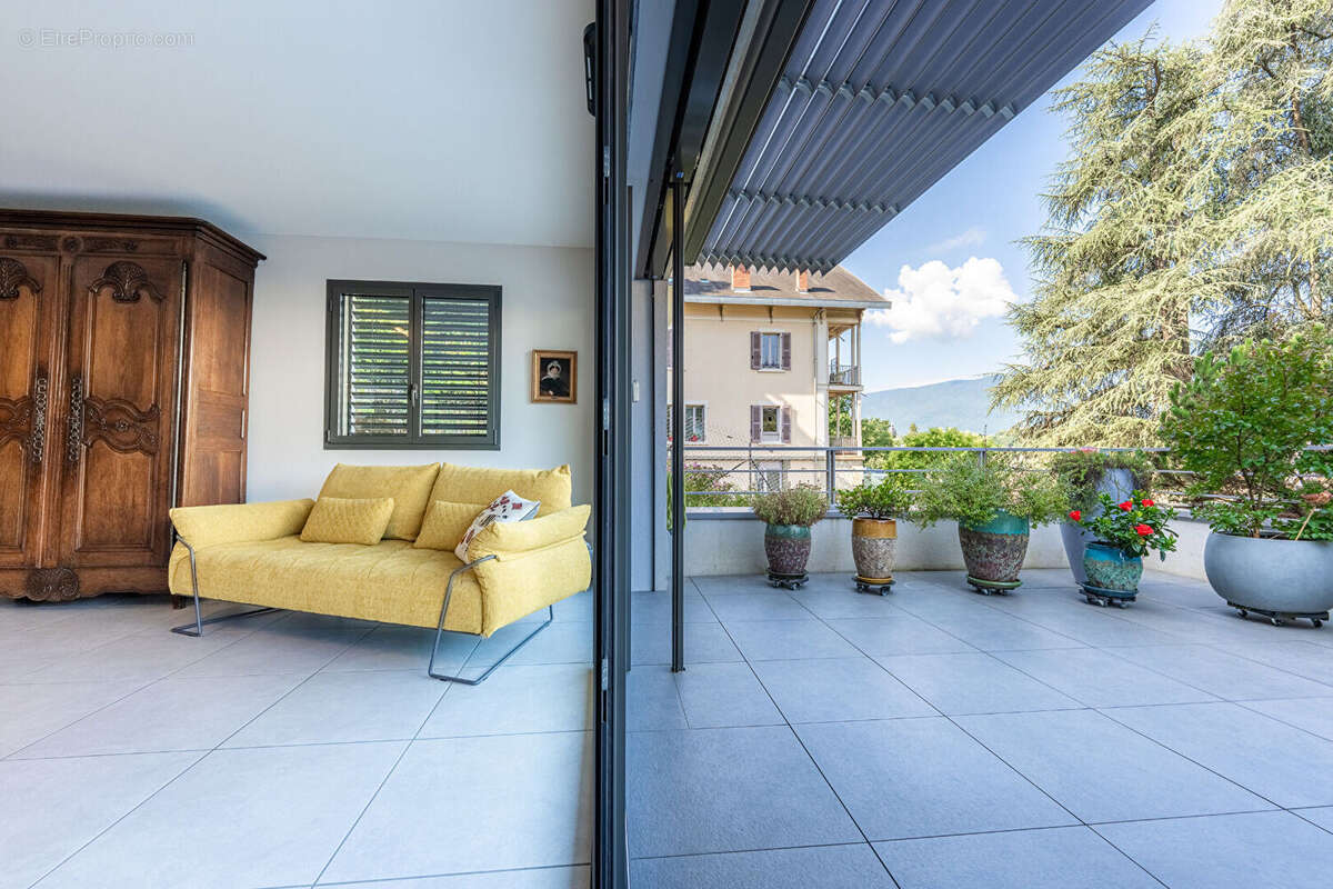 Appartement T3 avec grande terrasse et vue dégagée à Aix-les-Bains - photo 3