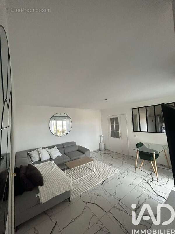 Photo 2 - Appartement à CORBEIL-ESSONNES