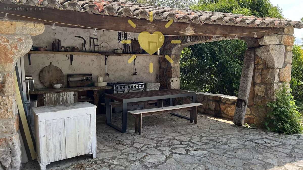 BARGEMON : Bastide avec vue panoramique sur 10 hectares au calme - photo 25