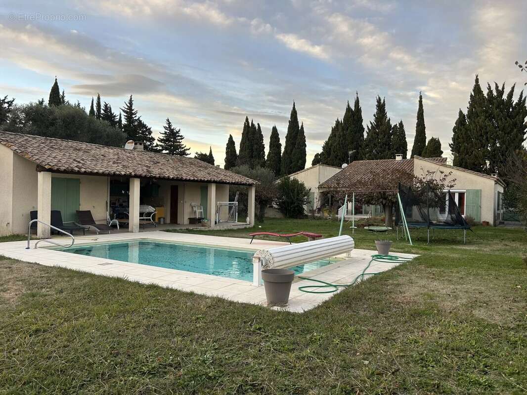 Maison à FONTVIEILLE