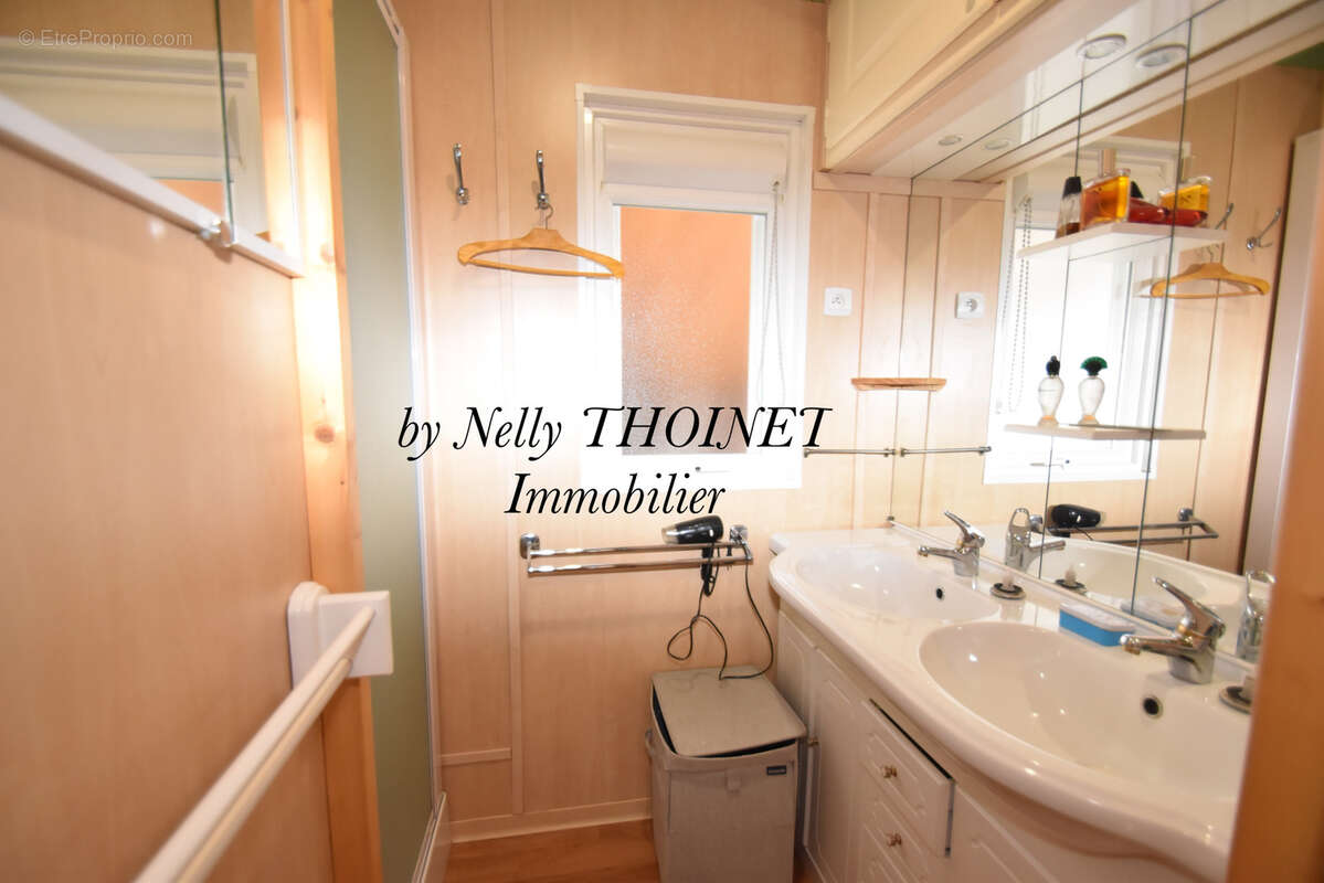 Maison à BESSE-ET-SAINT-ANASTAISE