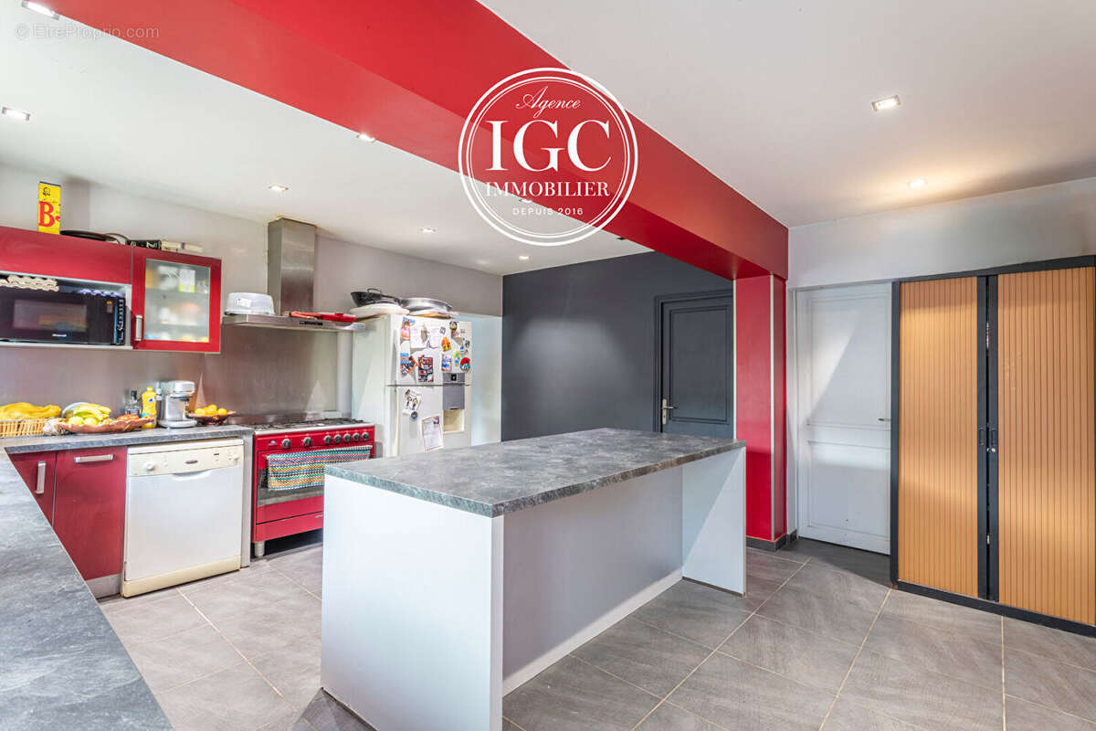 Maison à CHATEAUNEUF-LES-MARTIGUES