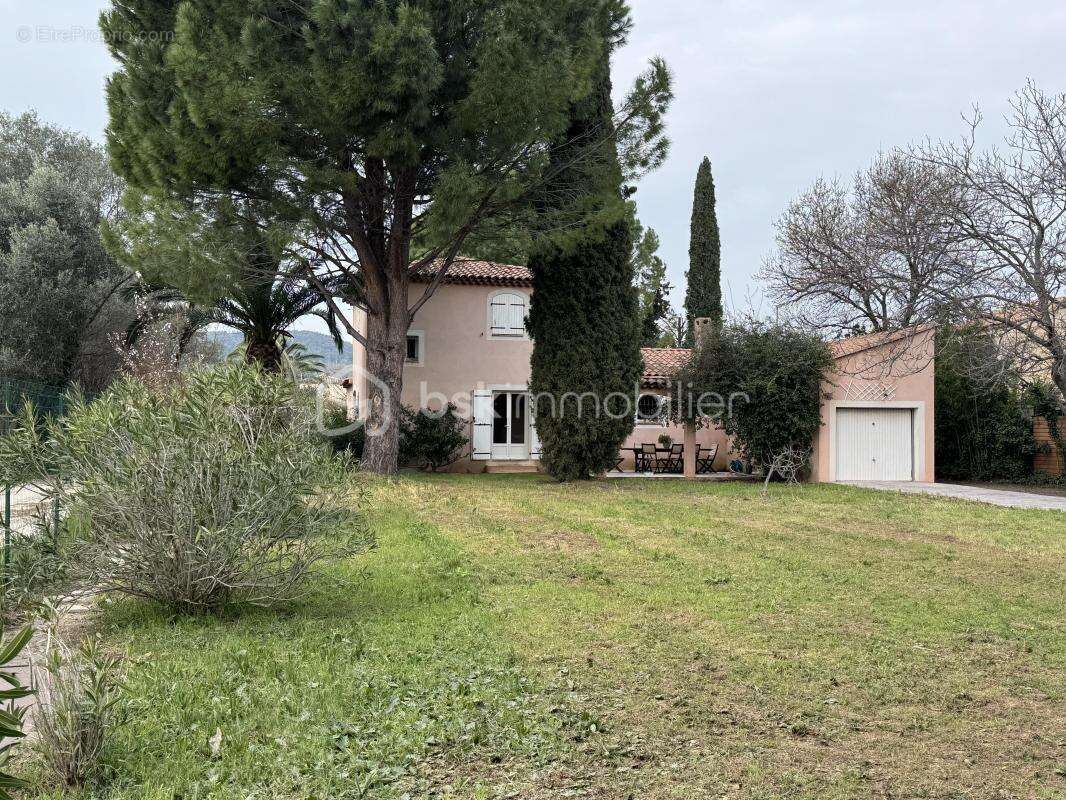 Maison à SOLLIES-PONT
