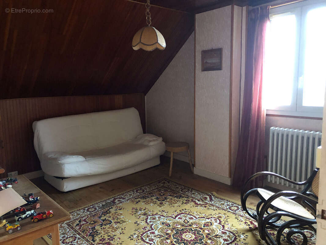Toussus le Noble Maison à renover avec bon potentiel d'extension. - photo 15
