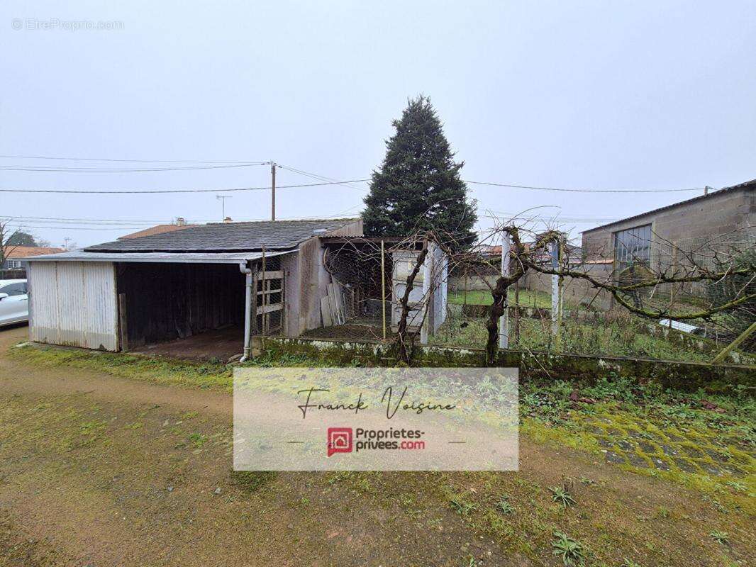 Maison à LES HERBIERS