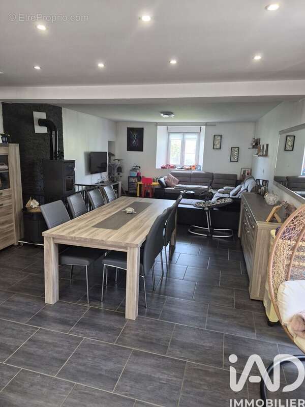 Photo 2 - Maison à SAINT-OUEN-LES-PAREY