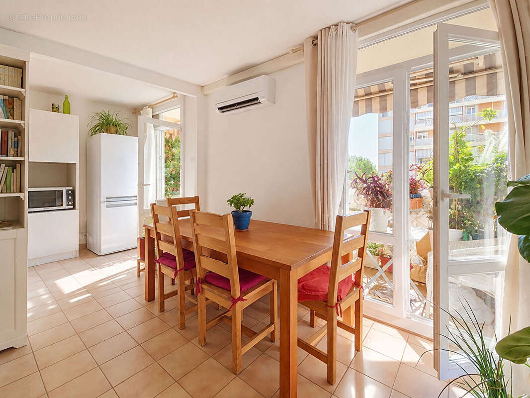 Appartement Marseille 4/5 pièce(s) 94 m2 - 3eme Etage vu dégagée - Balcon + Cave - photo 4