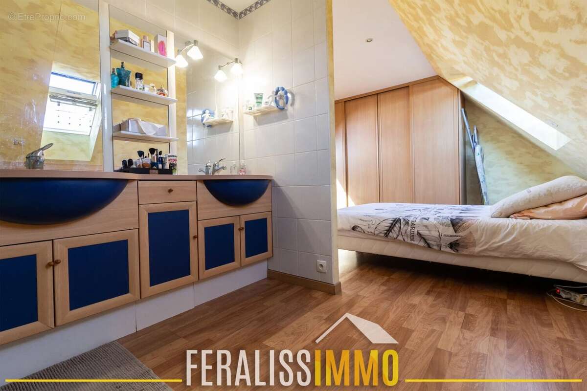 Maison à COURDIMANCHE