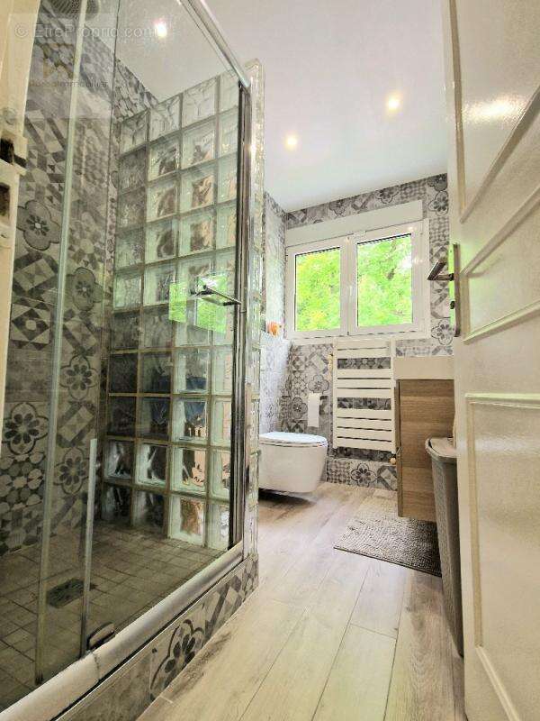 Appartement à LA CELLE-SAINT-CLOUD