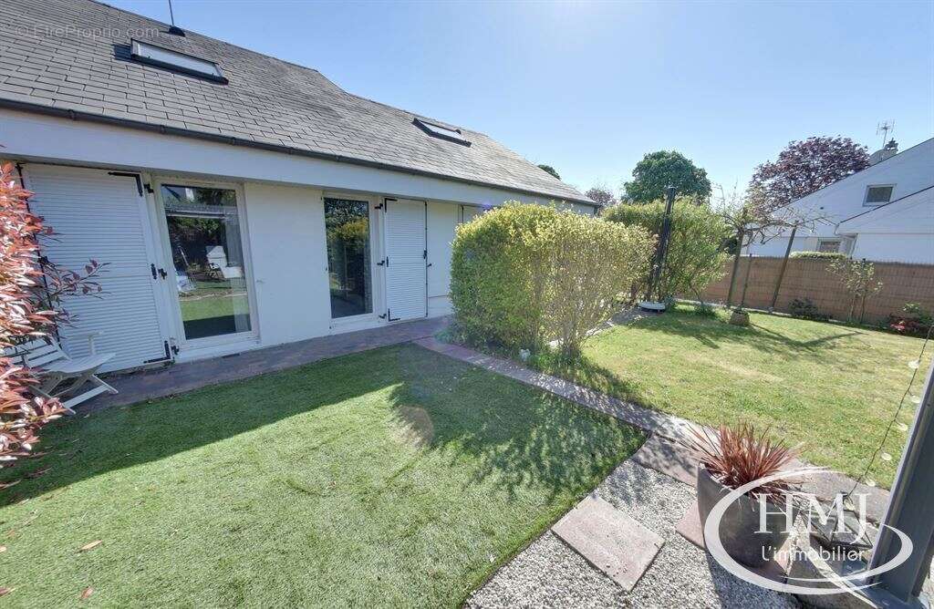 Maison à COURCOURONNES