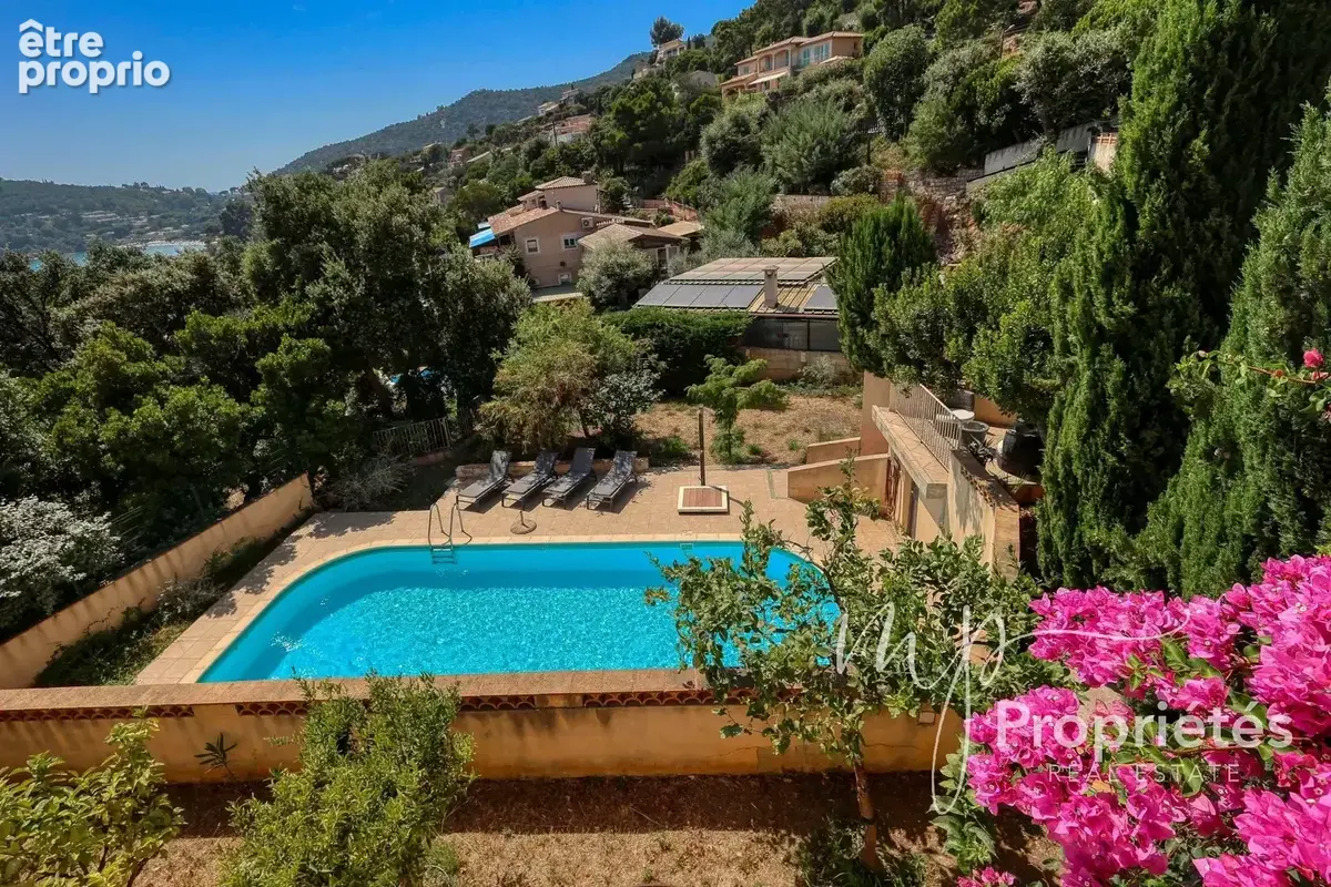 A VENDRE Maison  Rayol Canadel sur Mer. Propriété 300m² vue mer piscine proche plage - photo 3