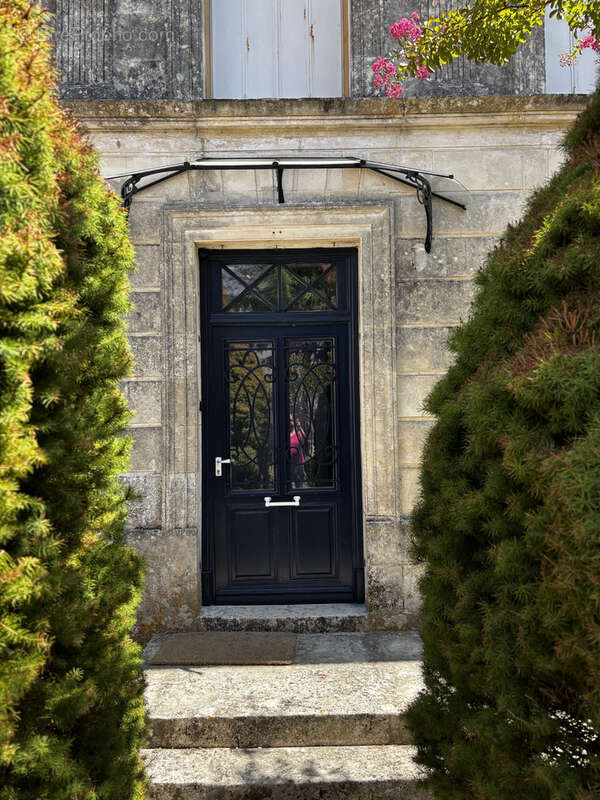 Maison bourgeoise avec charme et cachet - 5 pièces - 135 m² -  PORT D'ENVAUX (17) - 365.800 € - photo 19
