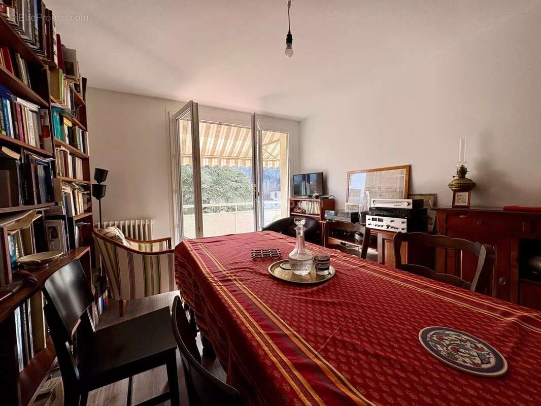 Appartement à FONTAINE