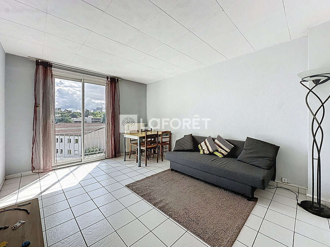 Appartement à TASSIN-LA-DEMI-LUNE