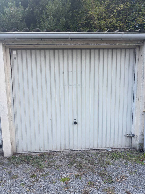 Parking à HELLEMMES-LILLE