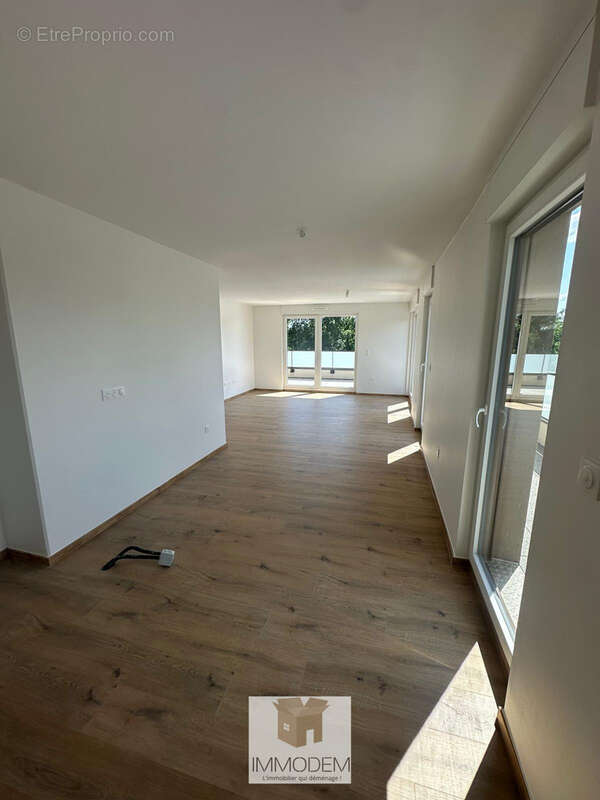 Superbe attique neuf 4 pièces de 90 m2 avec terrasse de 37 m2   Vue dégagée   Proche Strasbourg - photo 9