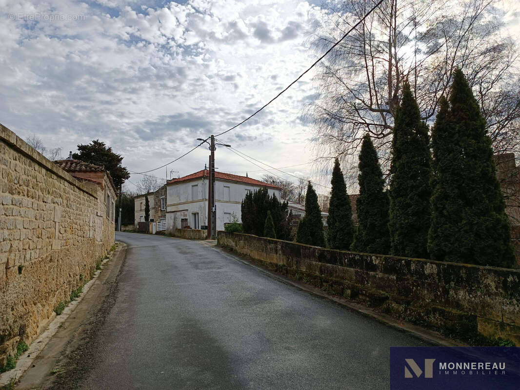 Maison à JONZAC