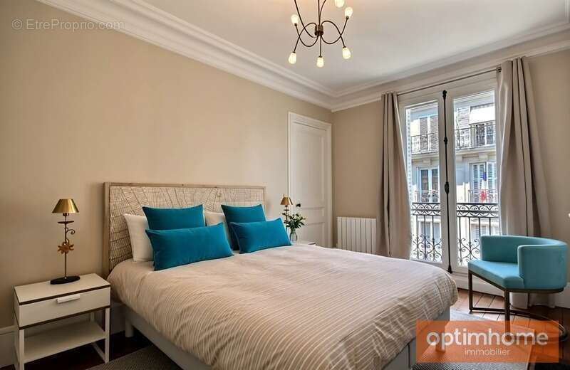Appartement à PARIS-17E