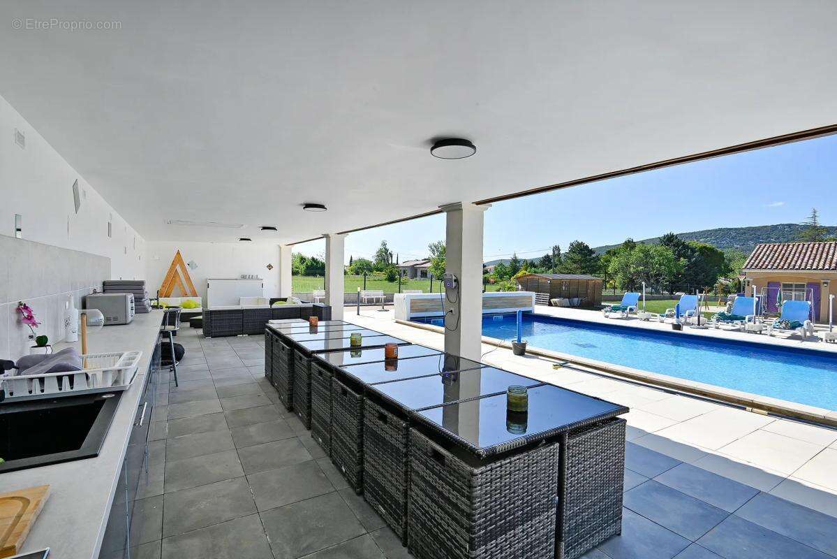 Maison de 5 pièces de 119 m² à Saint-Remèze - photo 8