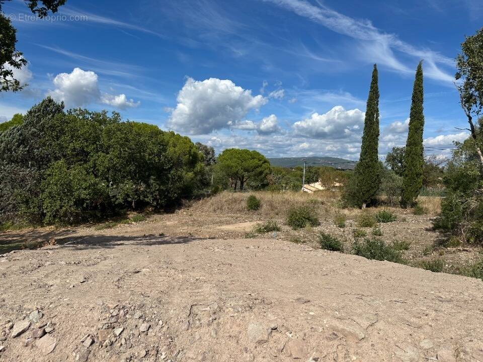 Terrain à ROQUEBRUNE-SUR-ARGENS