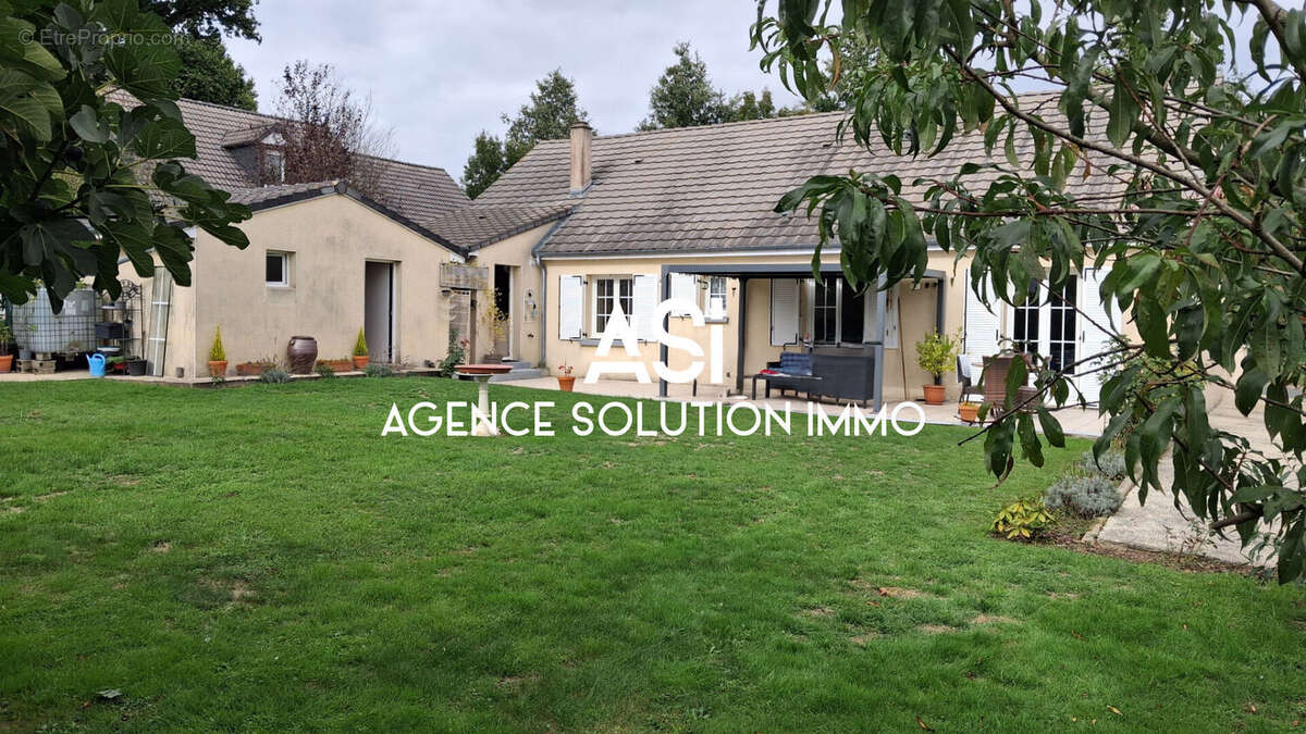 Maison à VILLAINES-LA-JUHEL