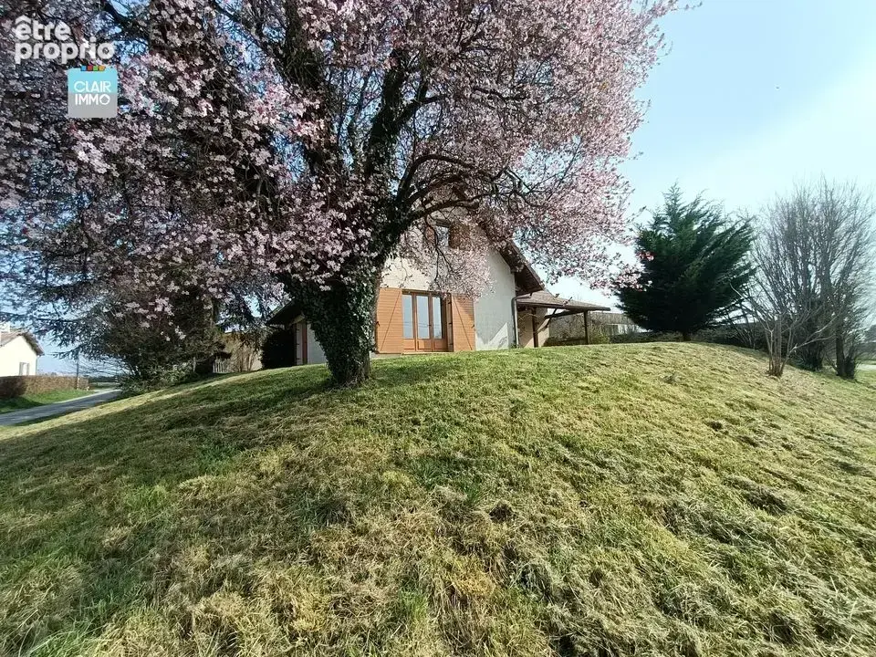 A SAINT-CYR-MENTHON PROCHE MACON ET BOURG-EN-BRESSE MAISON 7