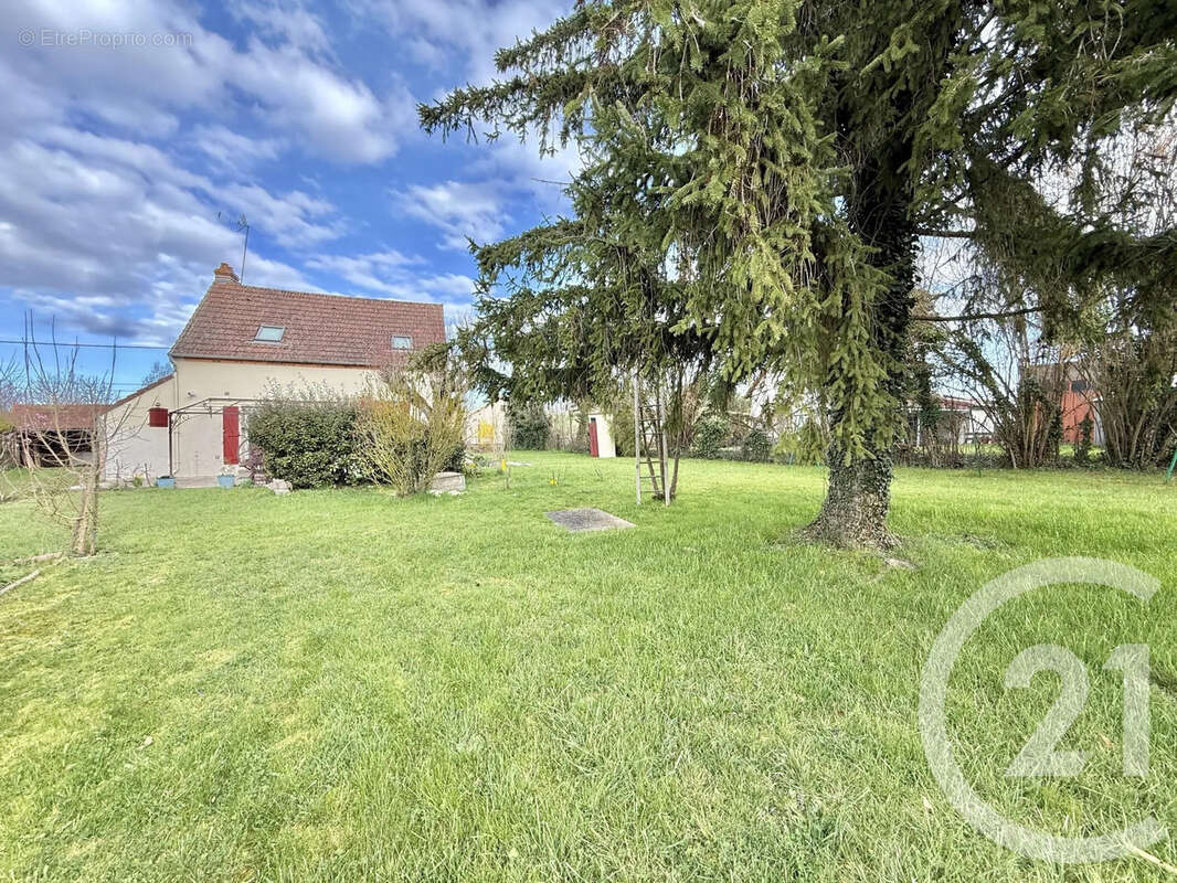 Maison à JALIGNY-SUR-BESBRE