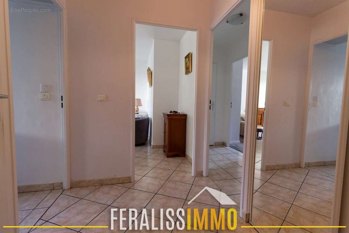 Appartement à JOUY-LE-MOUTIER