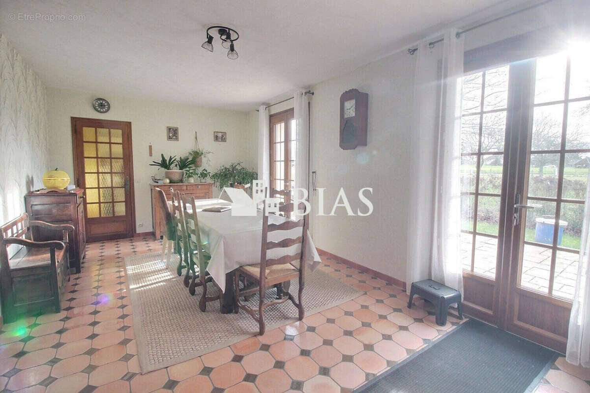 Maison à BOURG-ACHARD